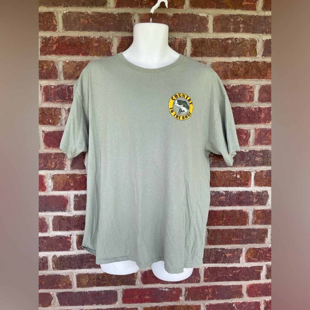 Men’s Country To The Bone Bass Fish T-Shirt Size XL